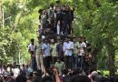কৃষিবিদদের তিনদফা বাস্তবায়নের দাবিতে ঢাকা-ময়মনসিংহ রেলপথ অবরোধ