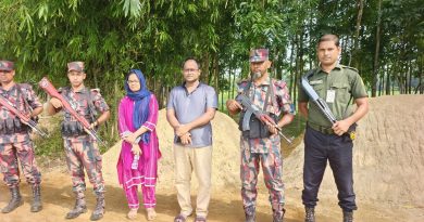 হালুয়াঘাটে সীমান্ত  এলাকায় বালু জব্দ করলেন নির্বাহী কর্মকর্তা 