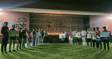 নেপালে শিক্ষার্থীদের প্রাণহানি: স্মরণে বাকৃবিতে নেপালি শিক্ষার্থীদের মোমবাতি প্রজ্জ্বলন