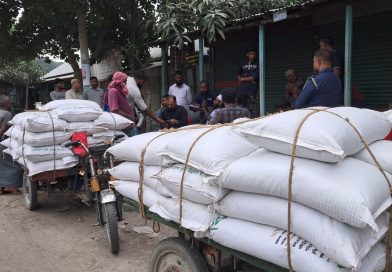 ফুলবাড়ীয়ায় সার কেলেঙ্কারি: ৫০ বস্তা ডিএপি সারসহ দুই ভ্যানচালকের দণ্ড